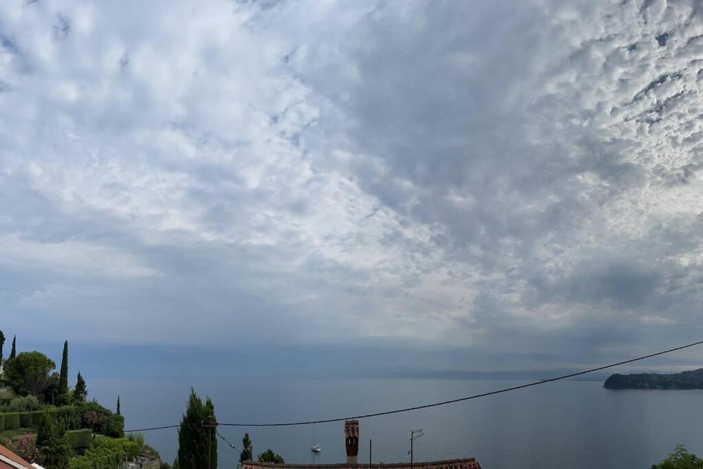 Sunrise Seaview Apartment Fiesa Piran Extérieur photo