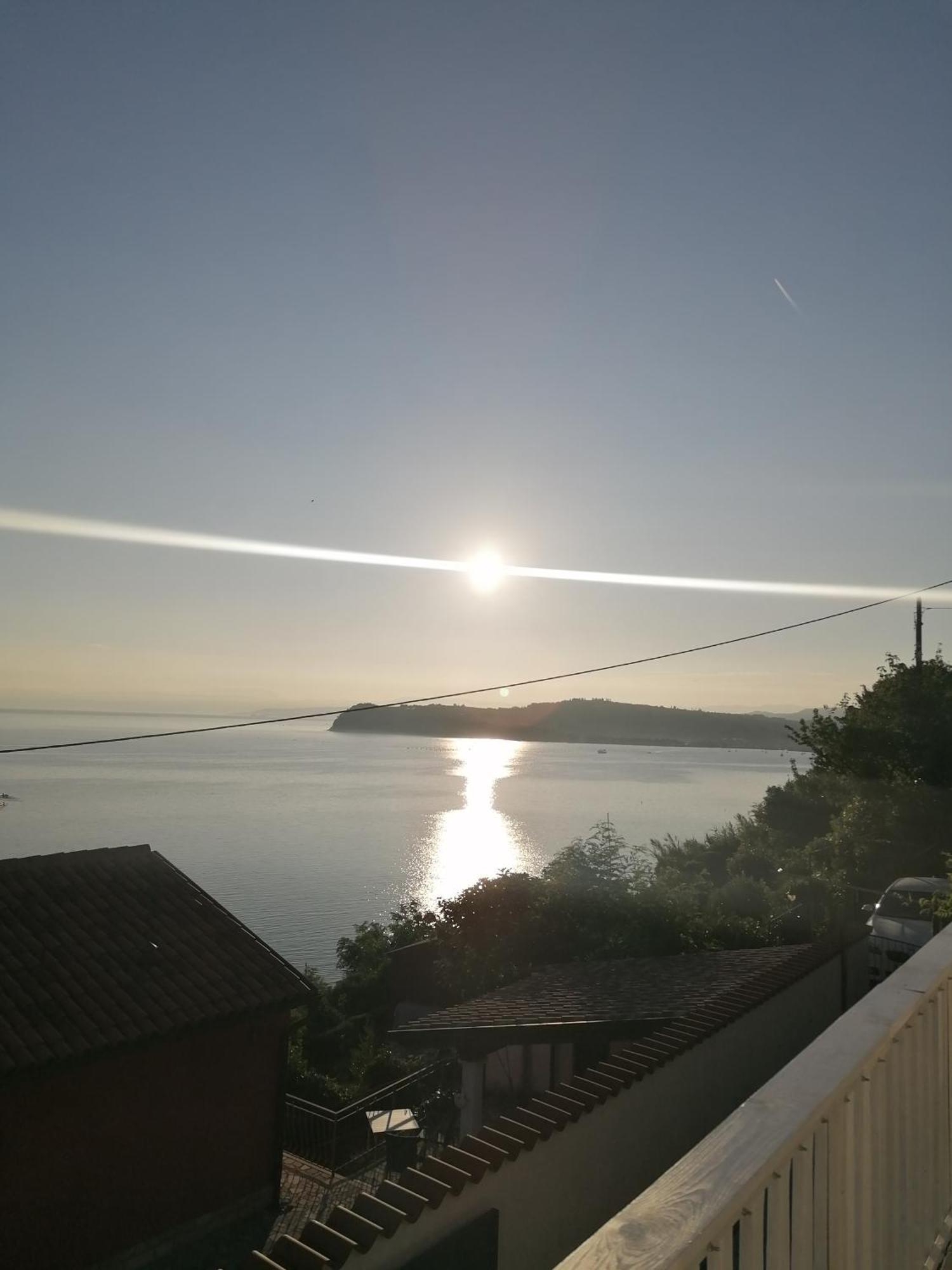 Sunrise Seaview Apartment Fiesa Piran Extérieur photo